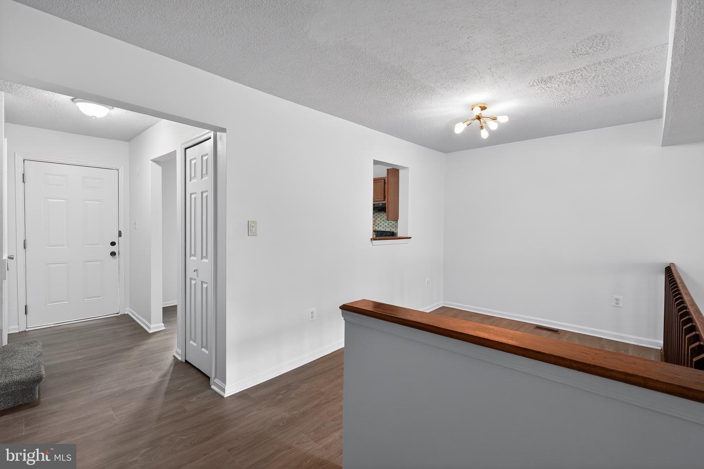 1015 Saint Michaels Dr Property Photo 3