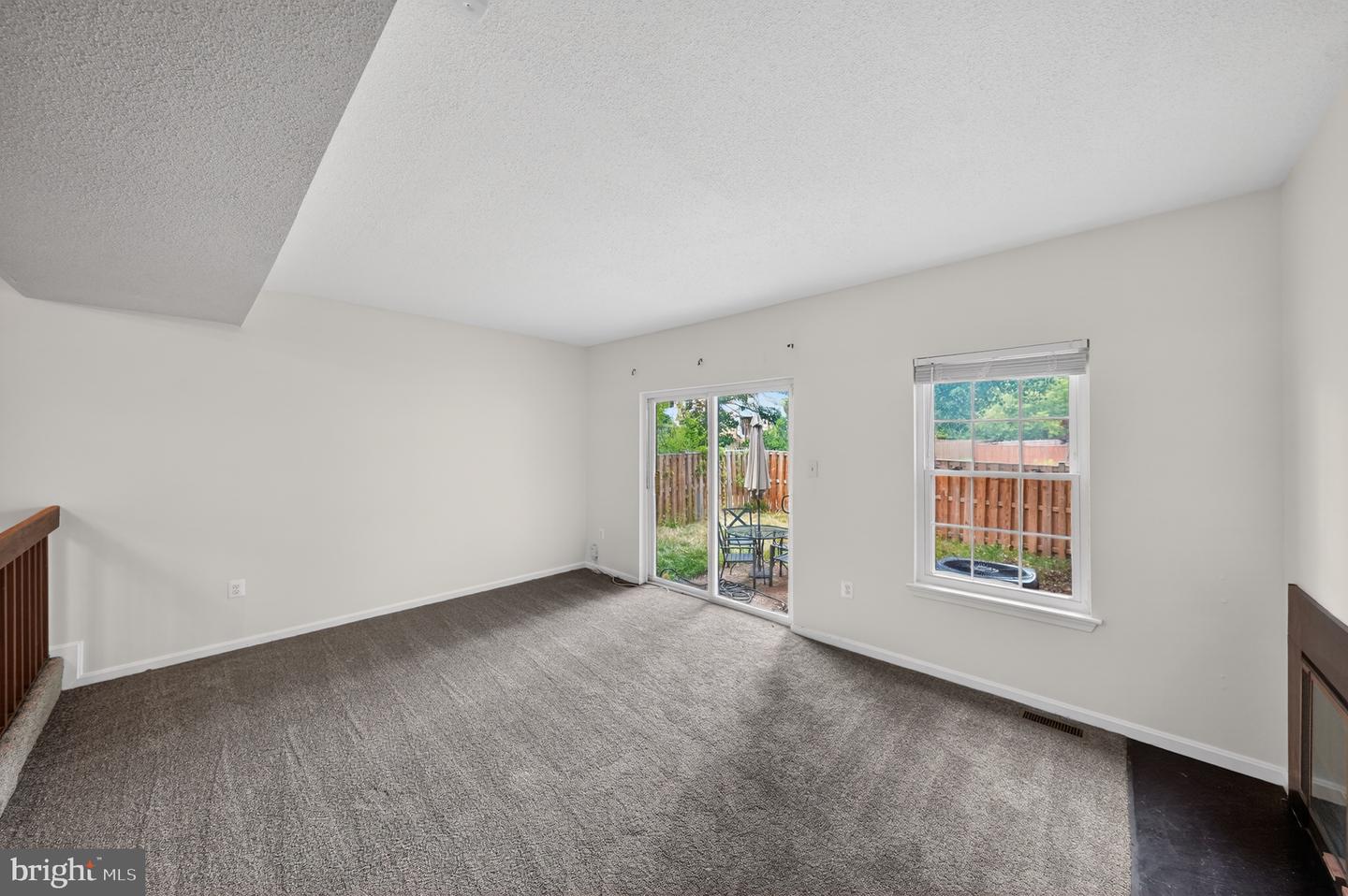 1015 Saint Michaels Dr Property Photo 4