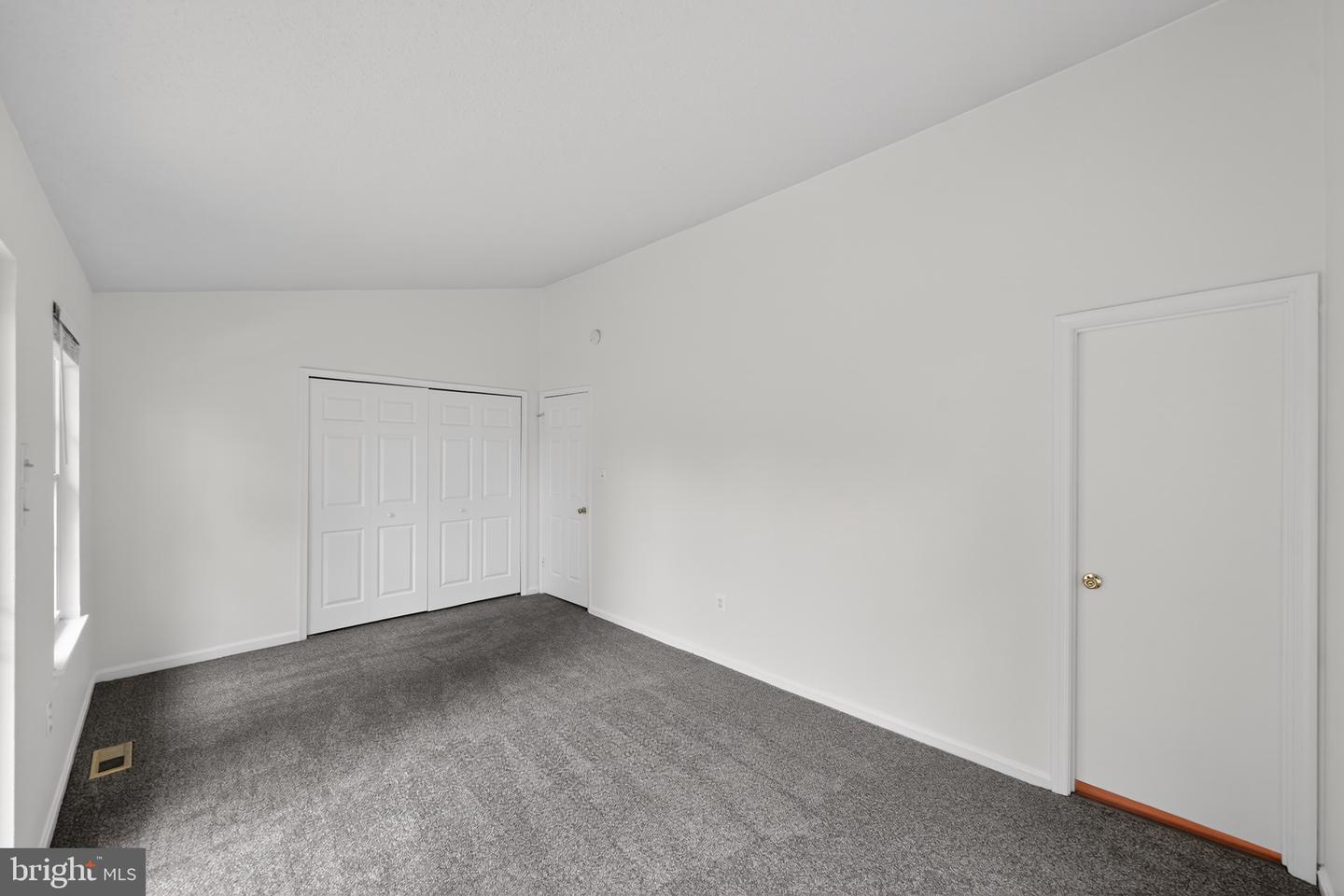 1015 Saint Michaels Dr Property Photo 18