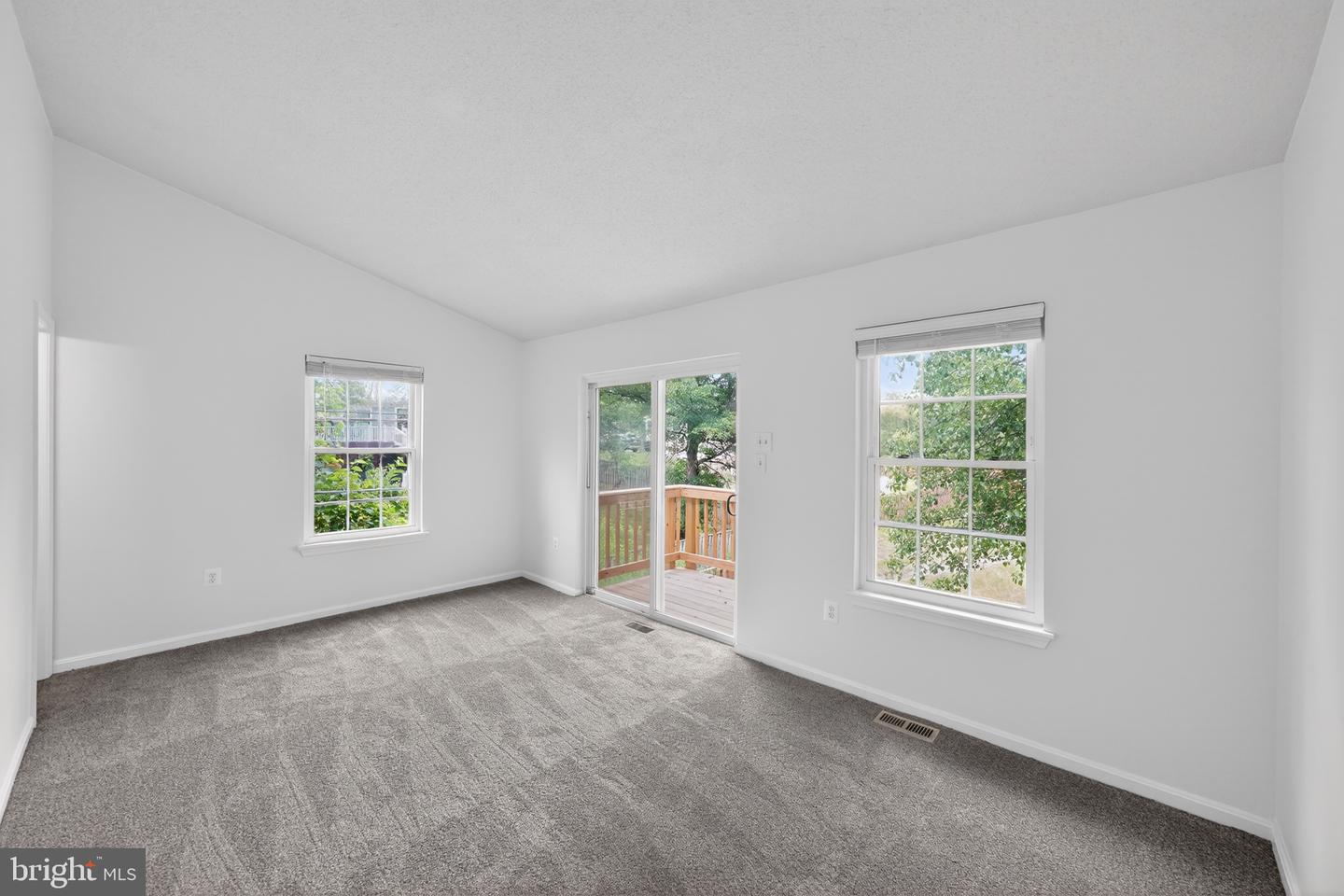 1015 Saint Michaels Dr Property Photo 23