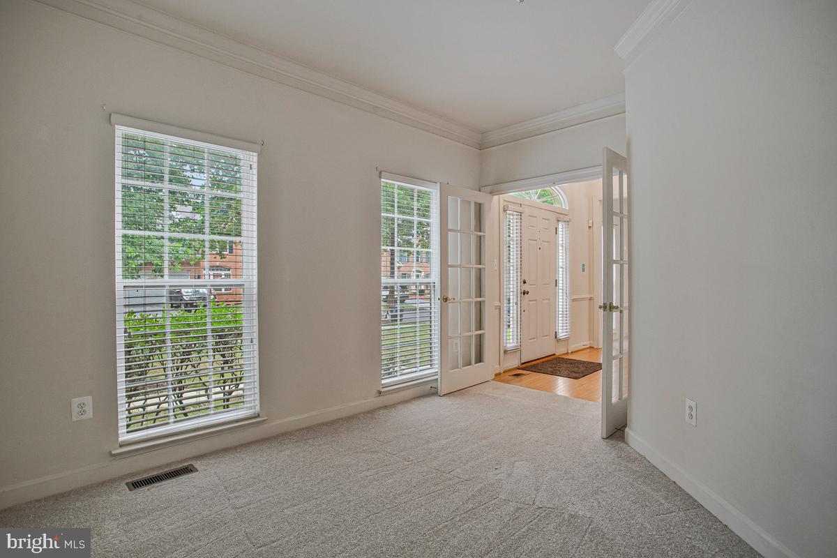 2310 Nicol Cir Property Photo 8