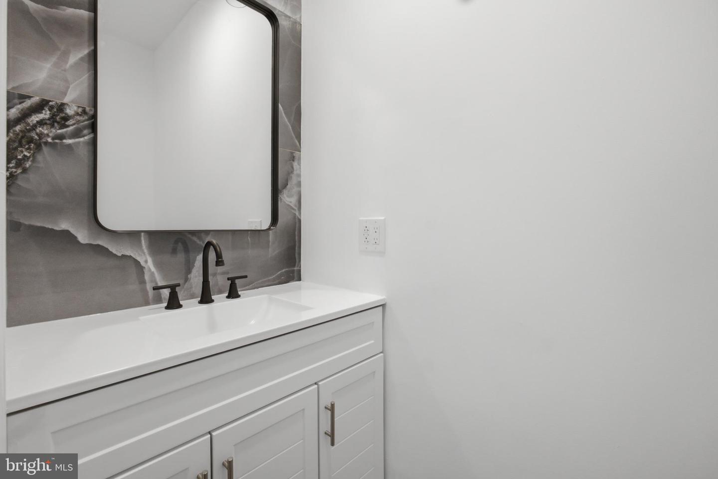 15000 Mount Calvert Rd Property Photo 34