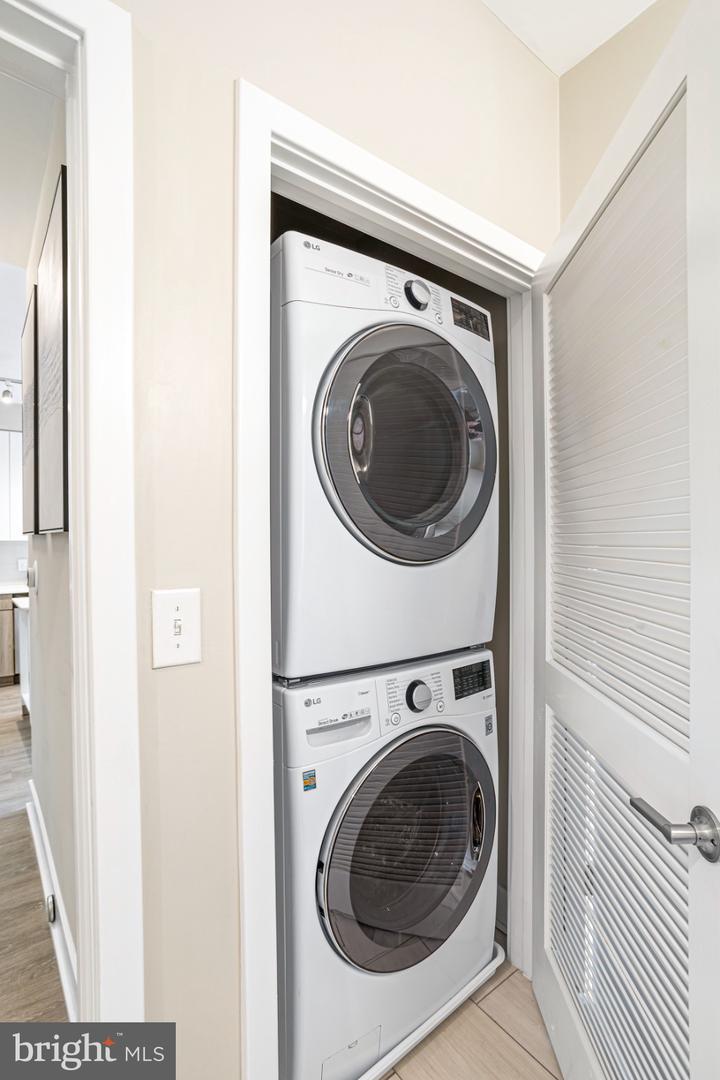145 Riverhaven Dr #208 Property Photo 16