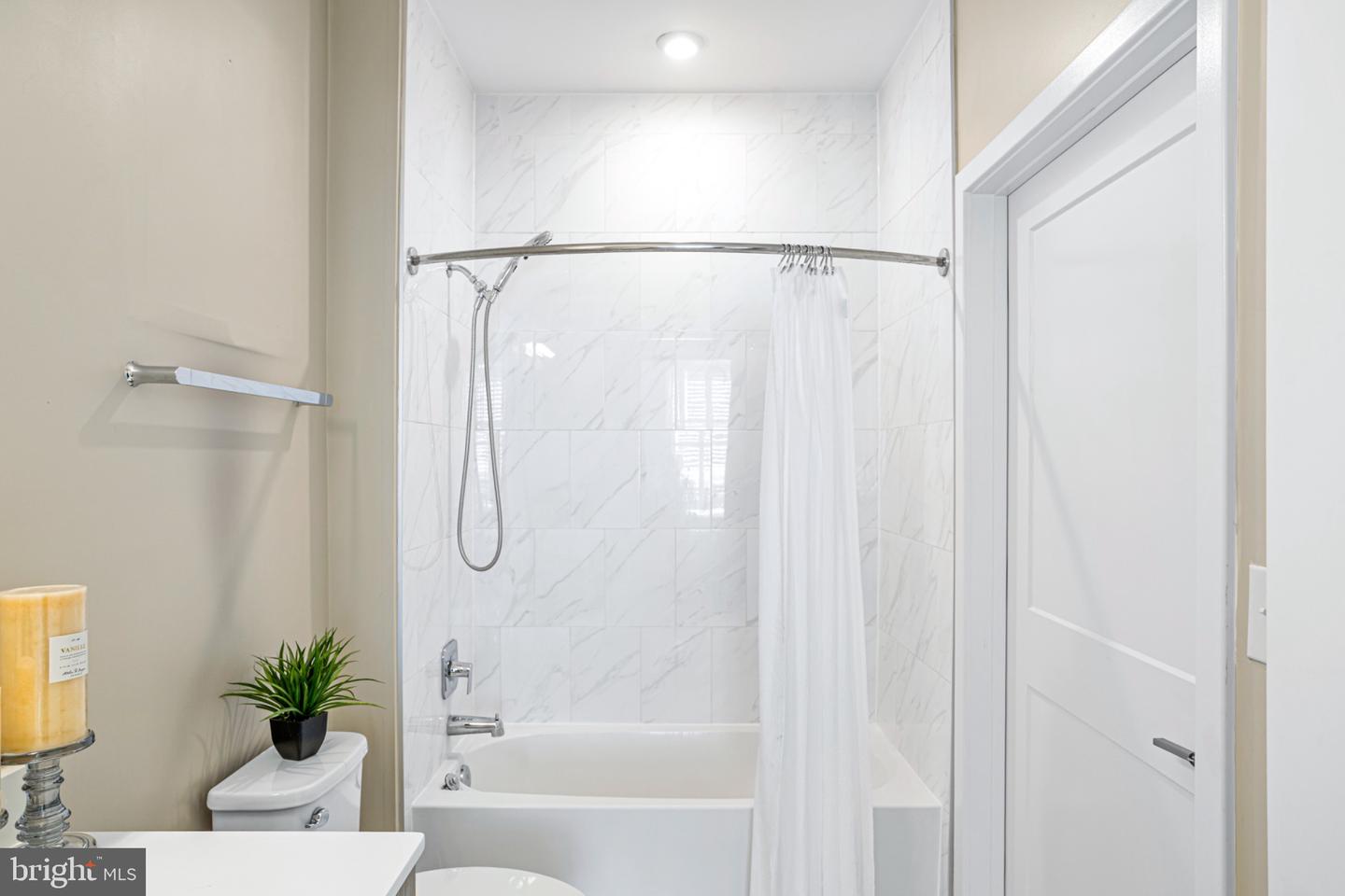 145 Riverhaven Dr #208 Property Photo 19