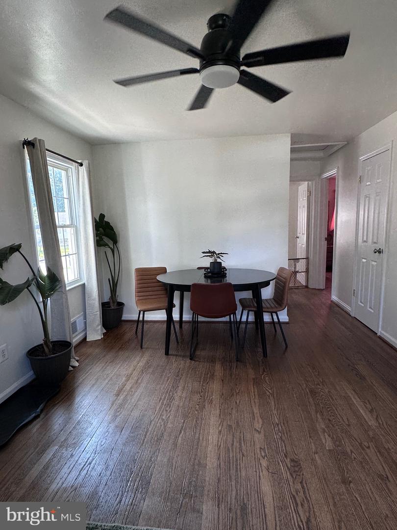 5211 Edgewood Rd Property Photo 4