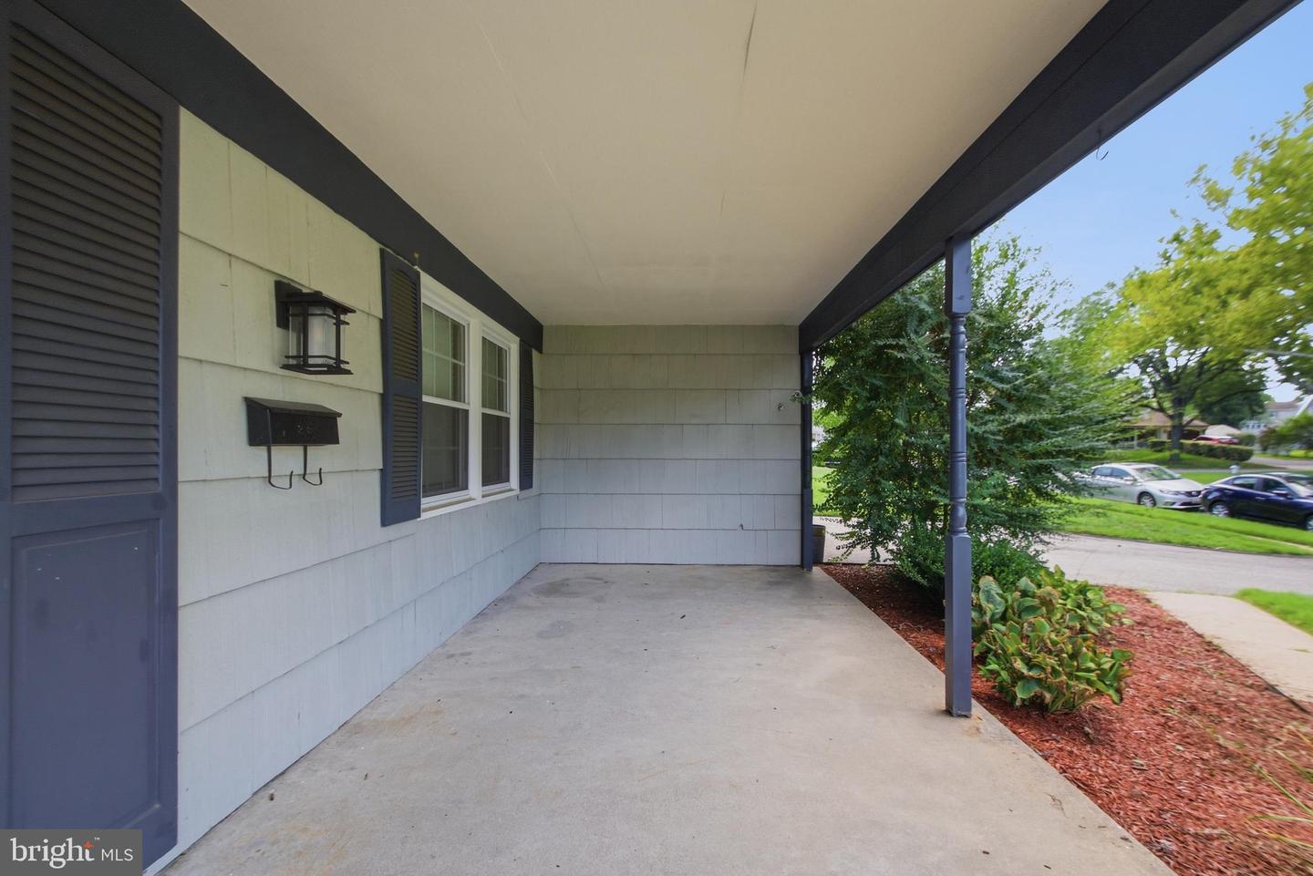 12616 Blackwell Ln Property Photo 4