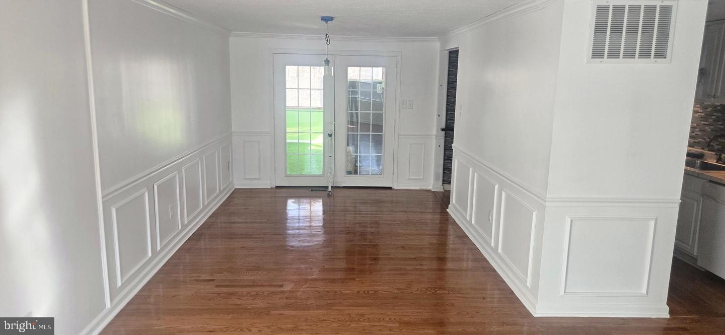 6311 Teaberry Way Property Photo 4