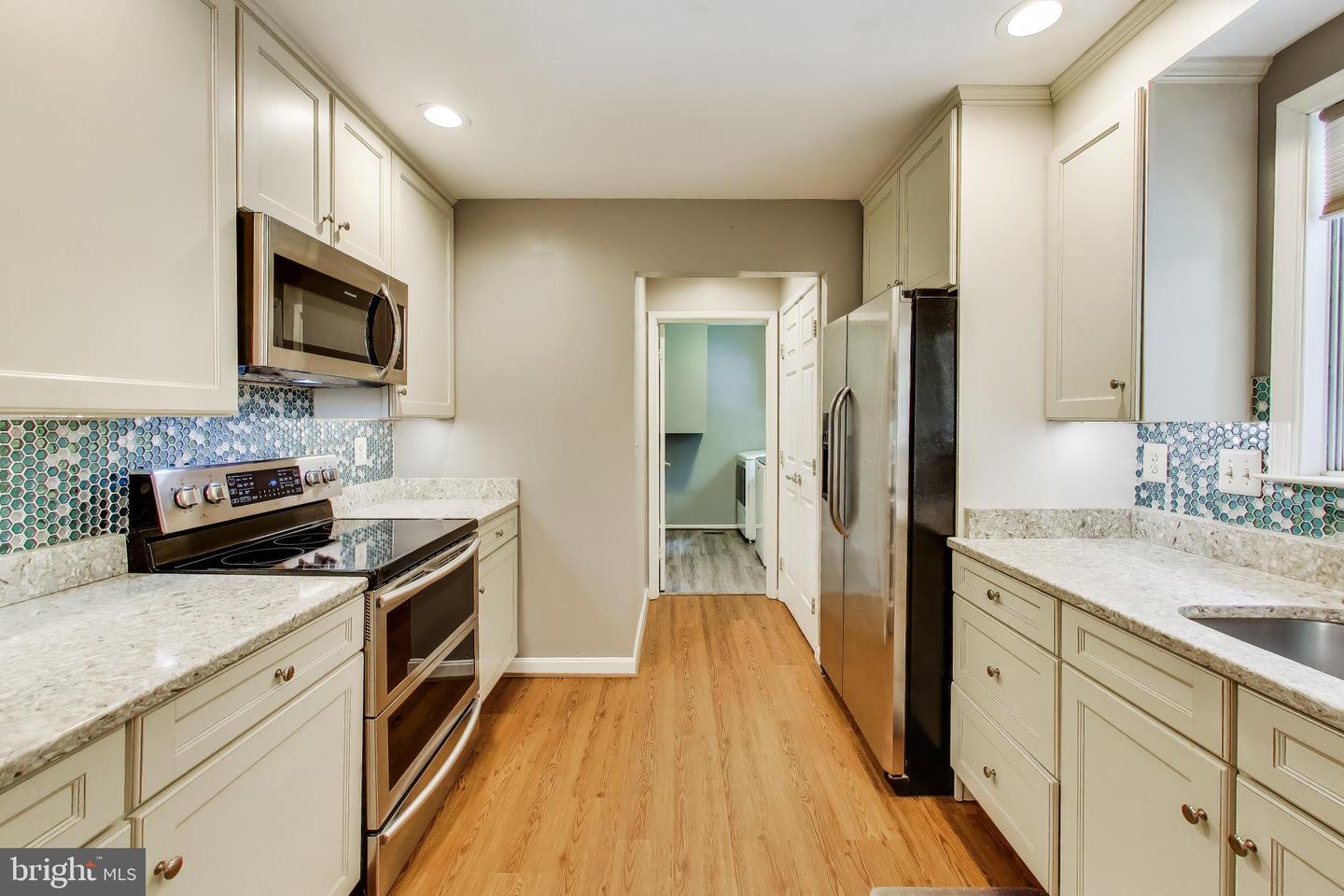 2012 Bermondsey Dr Property Photo 15