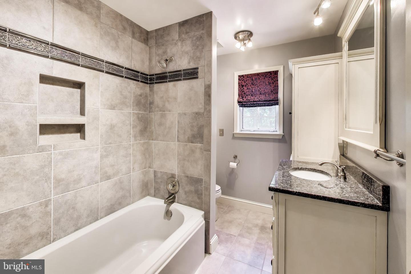 2012 Bermondsey Dr Property Photo 35