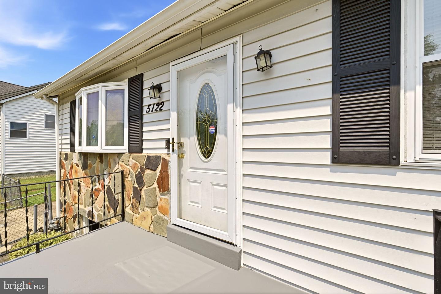 5122 Navahoe St Property Photo 3