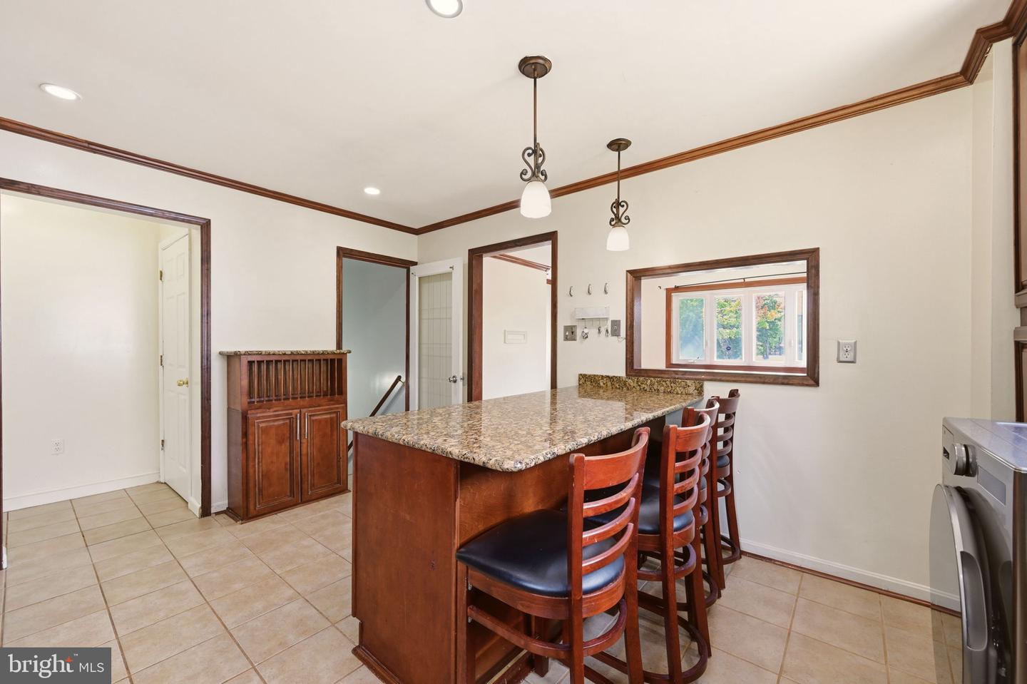 5122 Navahoe St Property Photo 8