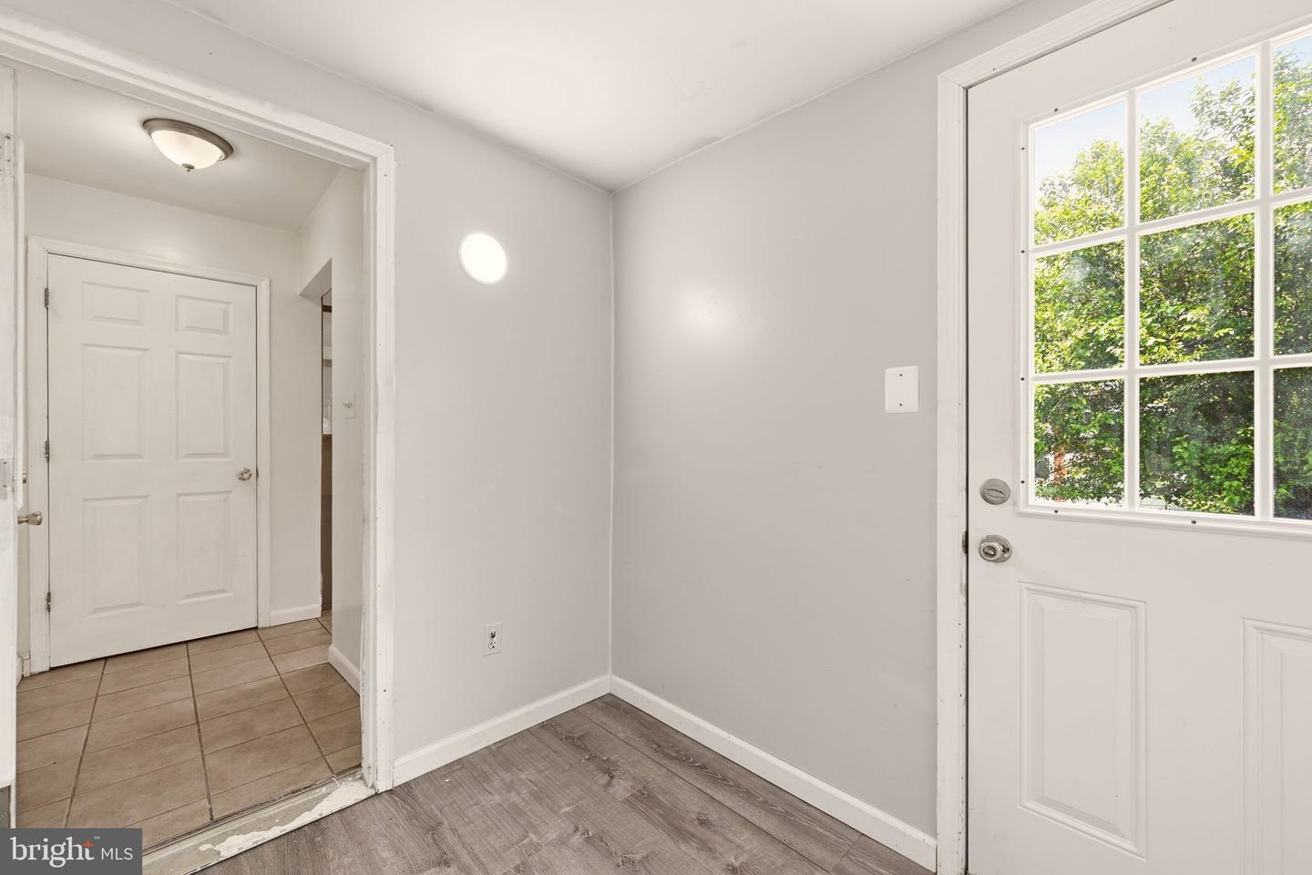 5122 Navahoe St Property Photo 11