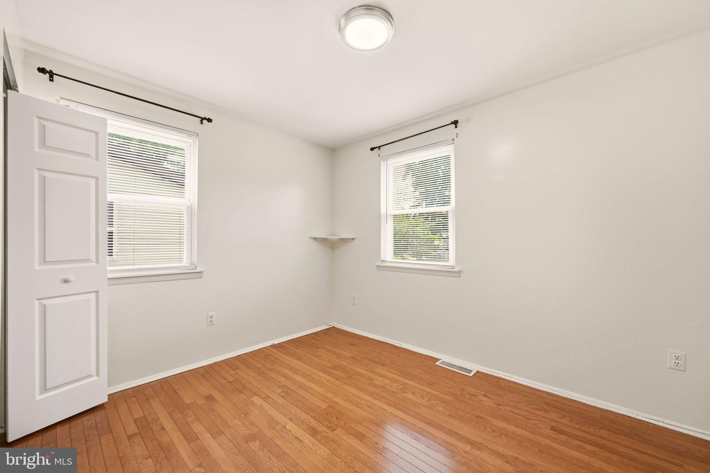 5122 Navahoe St Property Photo 17