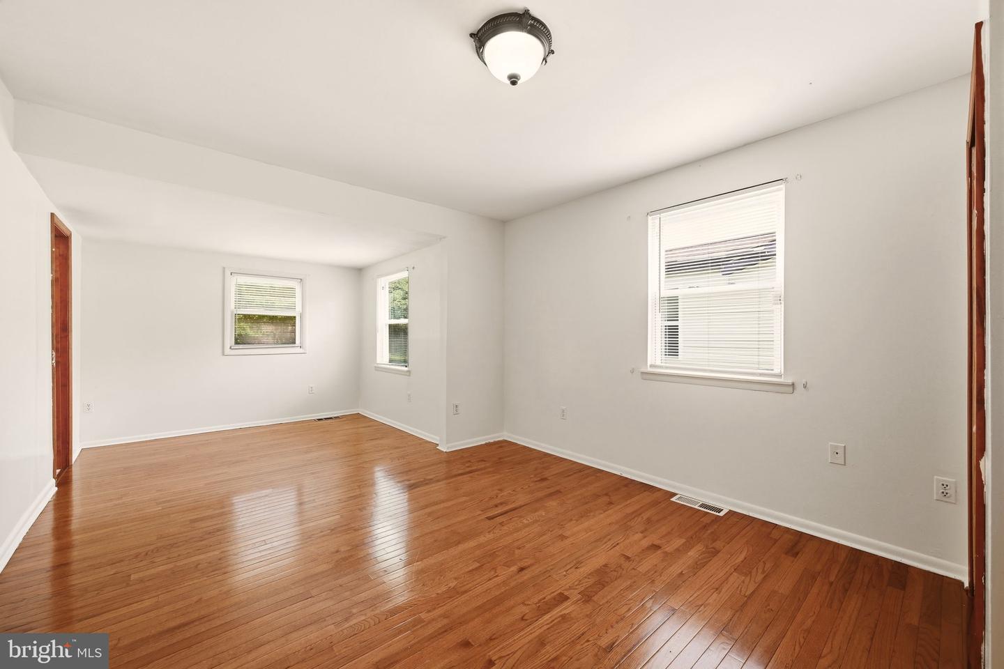 5122 Navahoe St Property Photo 21