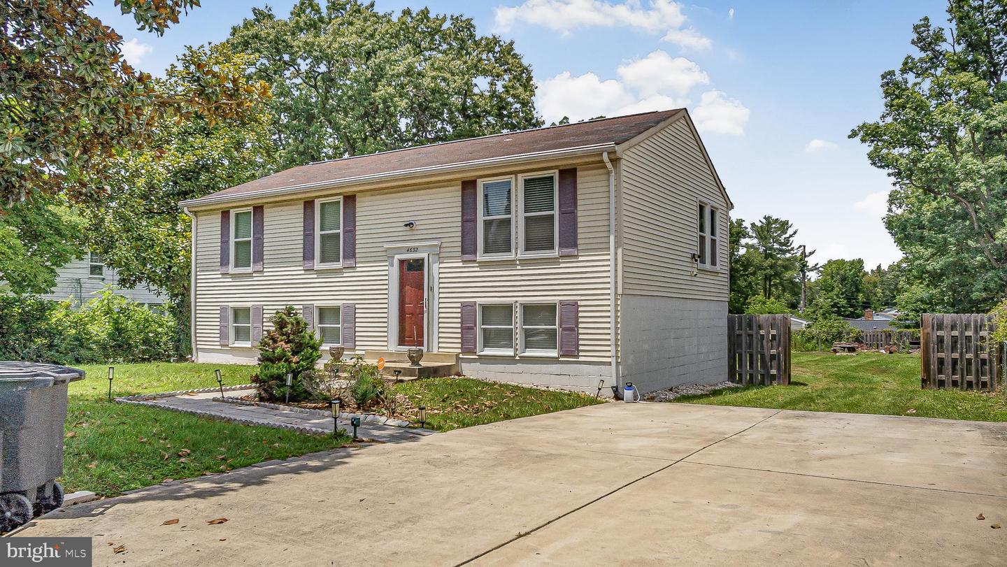 4632 HOWE AVE