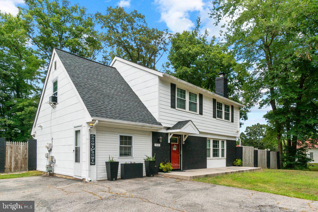 1905 Mitchellville Rd Property Photo 2