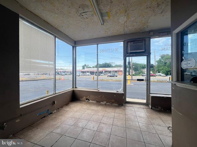 5455 Annapolis Rd Property Photo 5