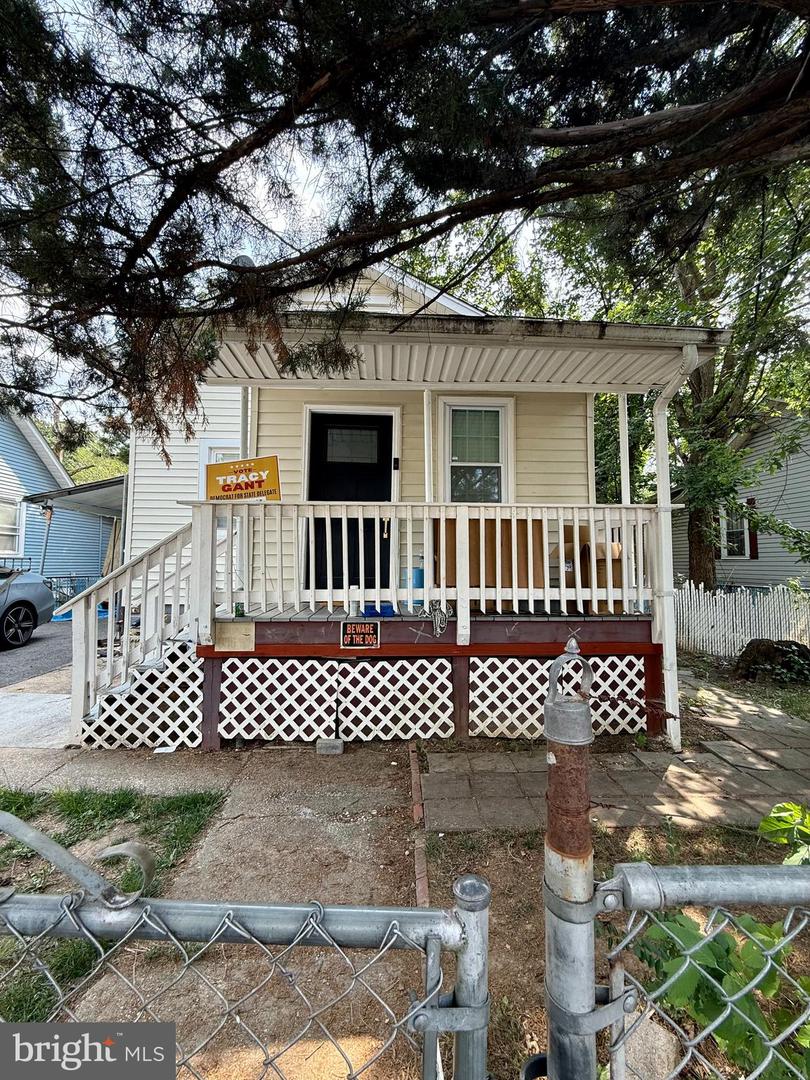 5103 Crittenden St Property Photo 1