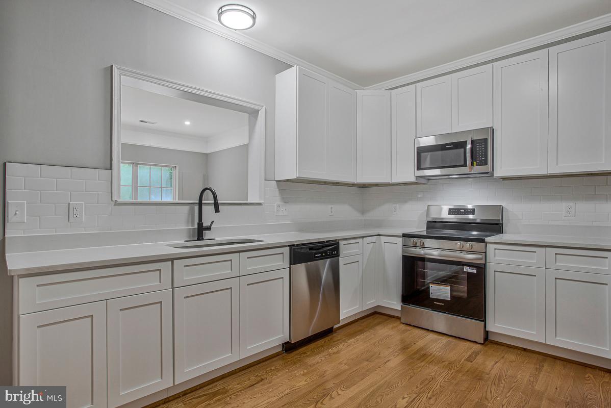 16608 Eastview Ter Property Photo 12