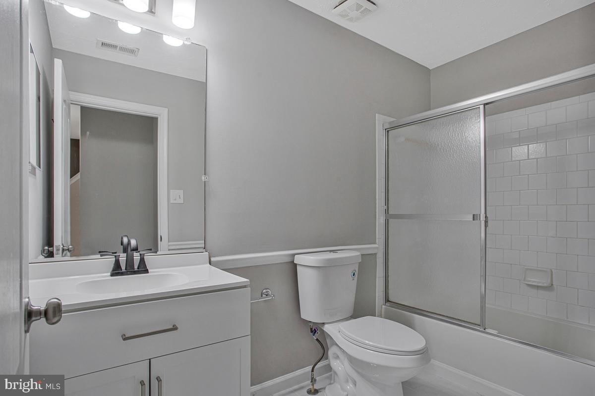 16608 Eastview Ter Property Photo 15