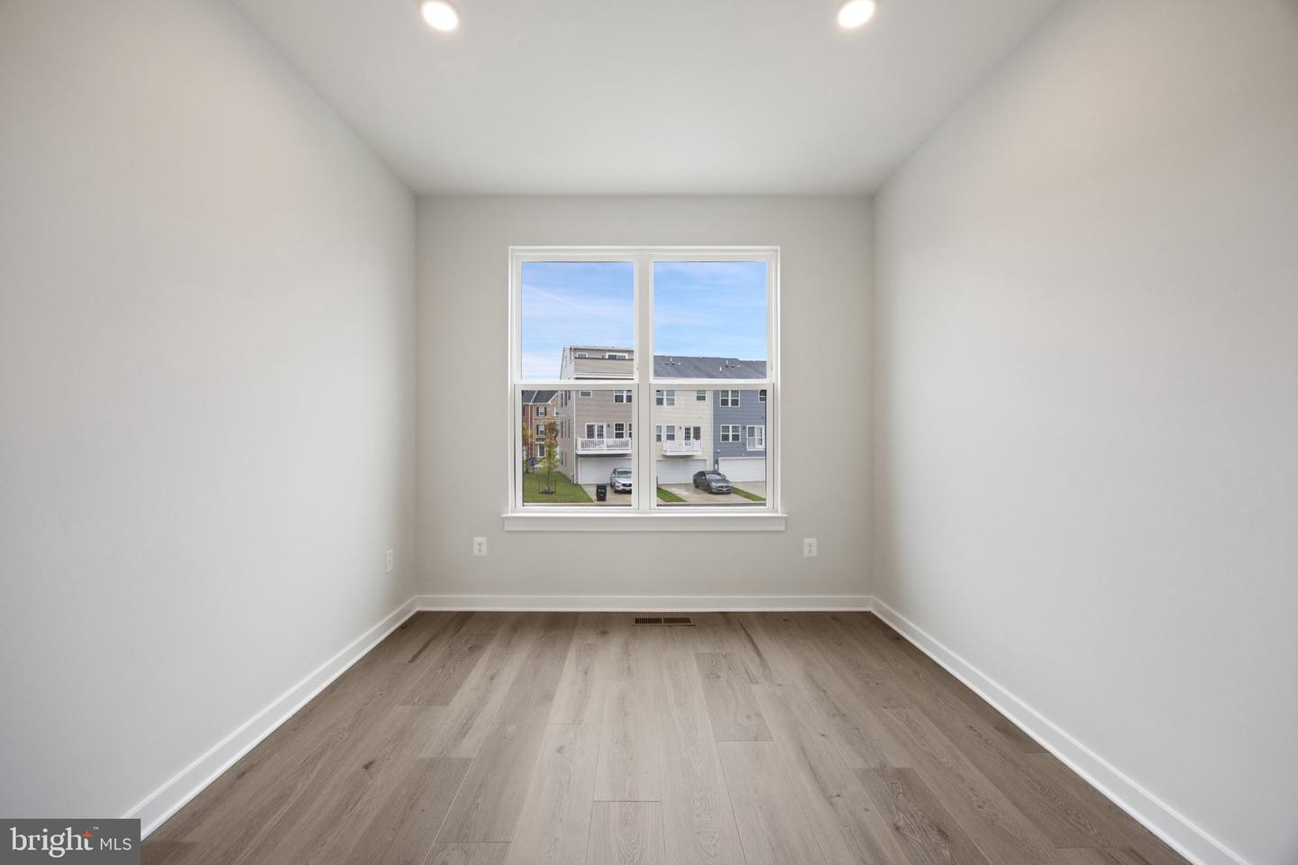 121 Summit Point Blvd #15-j Property Photo 16