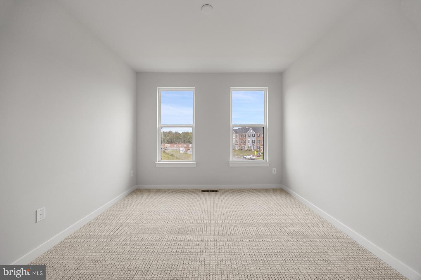121 Summit Point Blvd #15-j Property Photo 26
