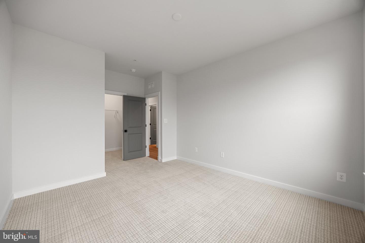 121 Summit Point Blvd #15-j Property Photo 27