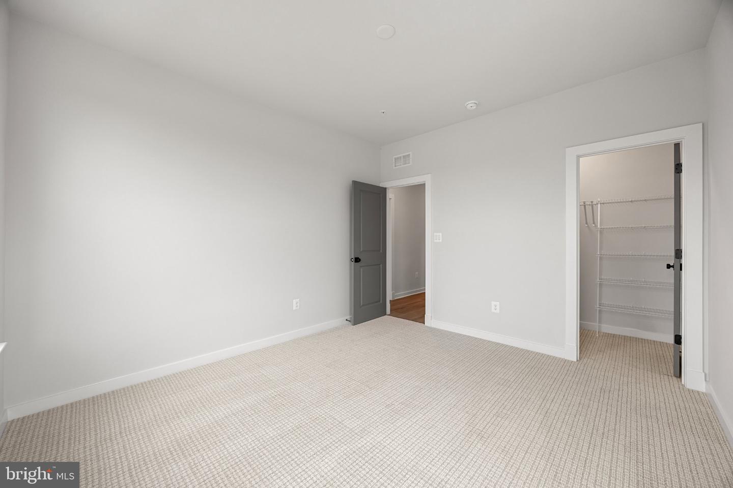 121 Summit Point Blvd #15-j Property Photo 30
