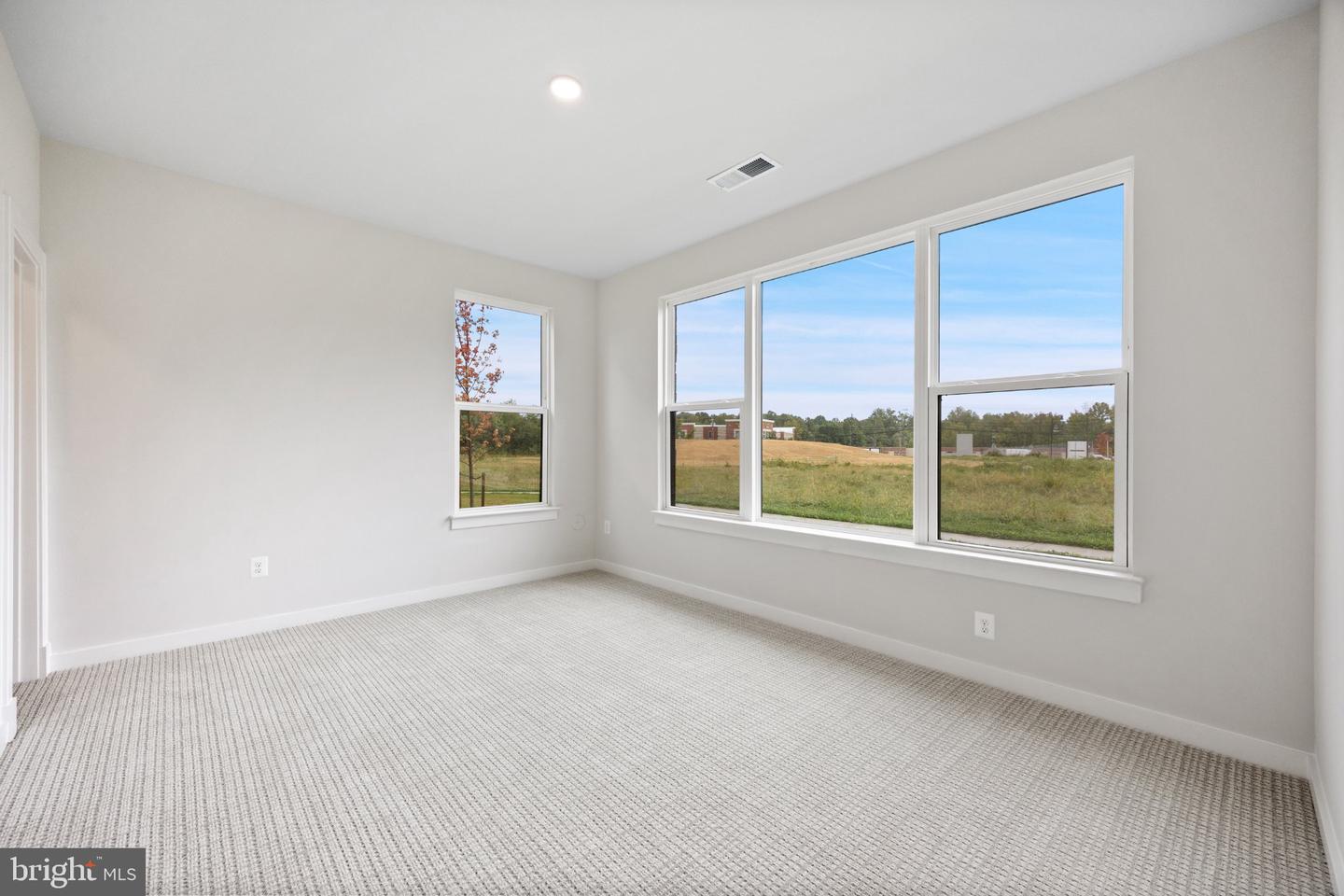 121 Summit Point Blvd #15-j Property Photo 36