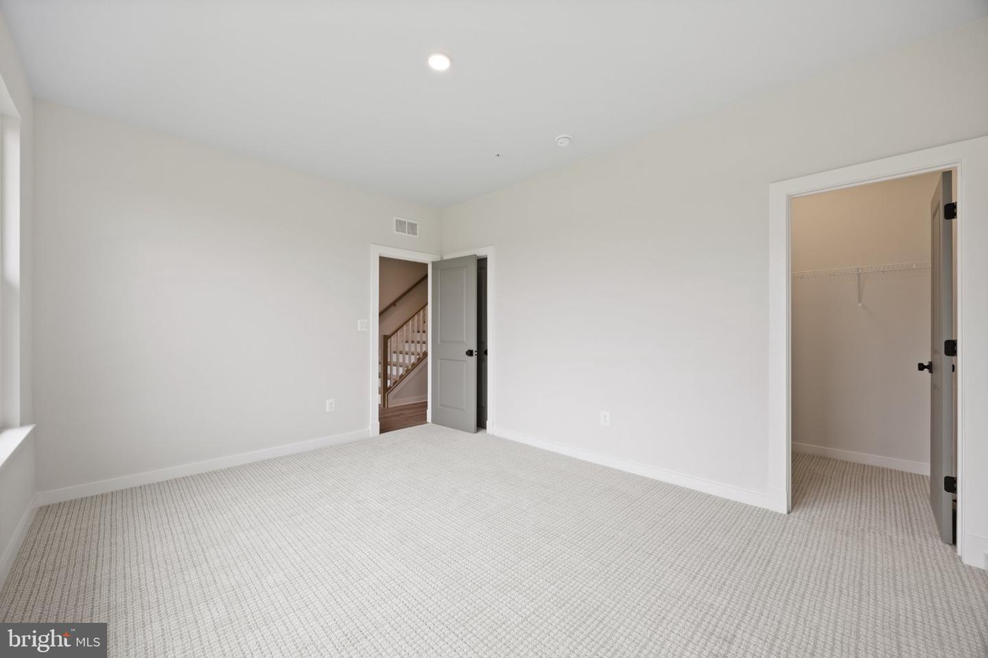 121 Summit Point Blvd #15-j Property Photo 38