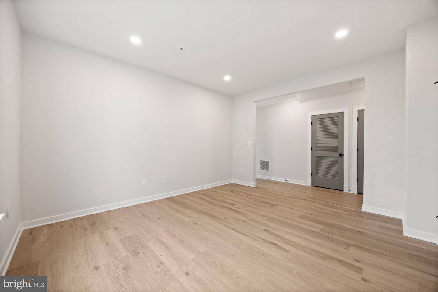 121 Summit Point Blvd #15-j Property Photo 42