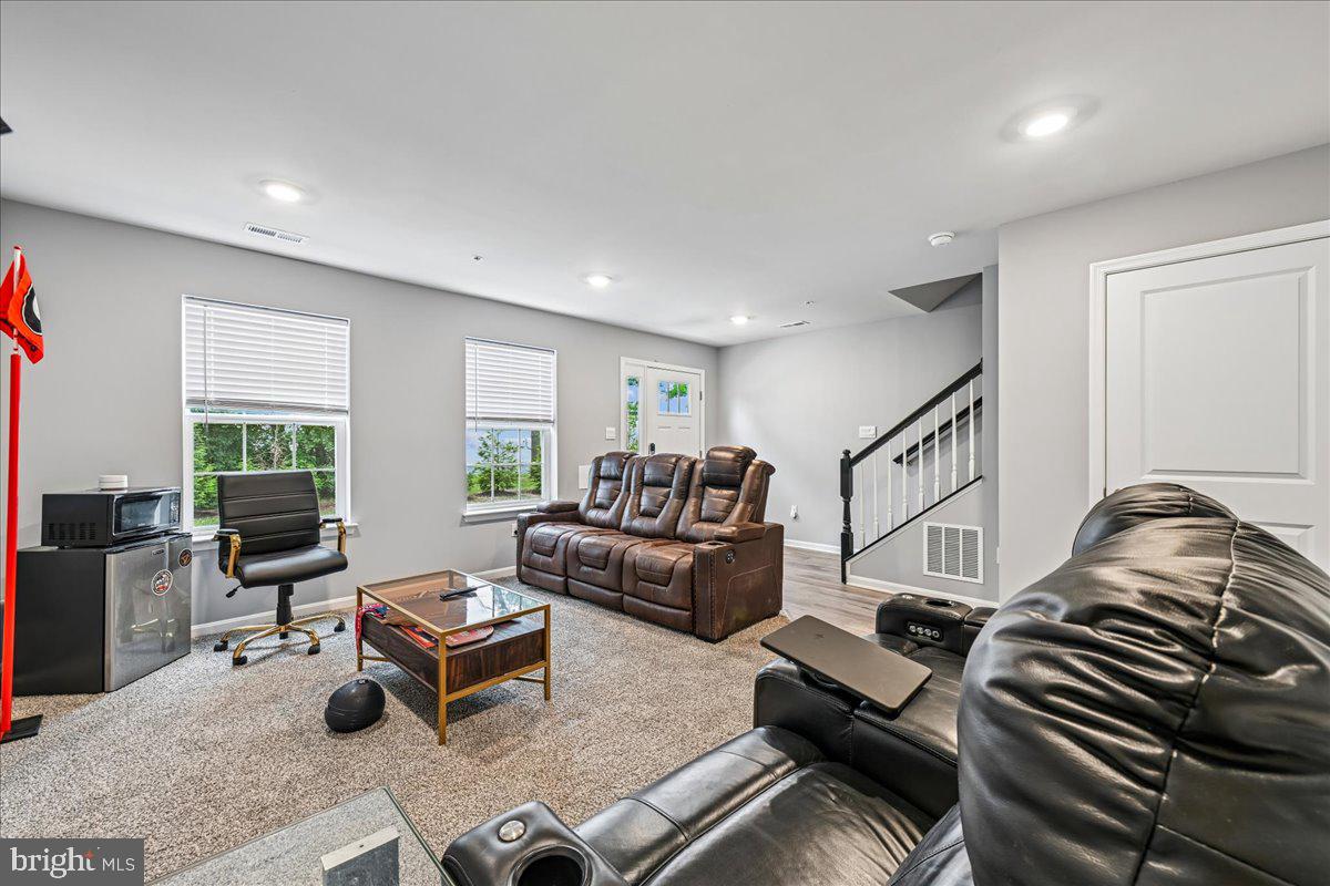 6619 Darter Way Property Photo 5