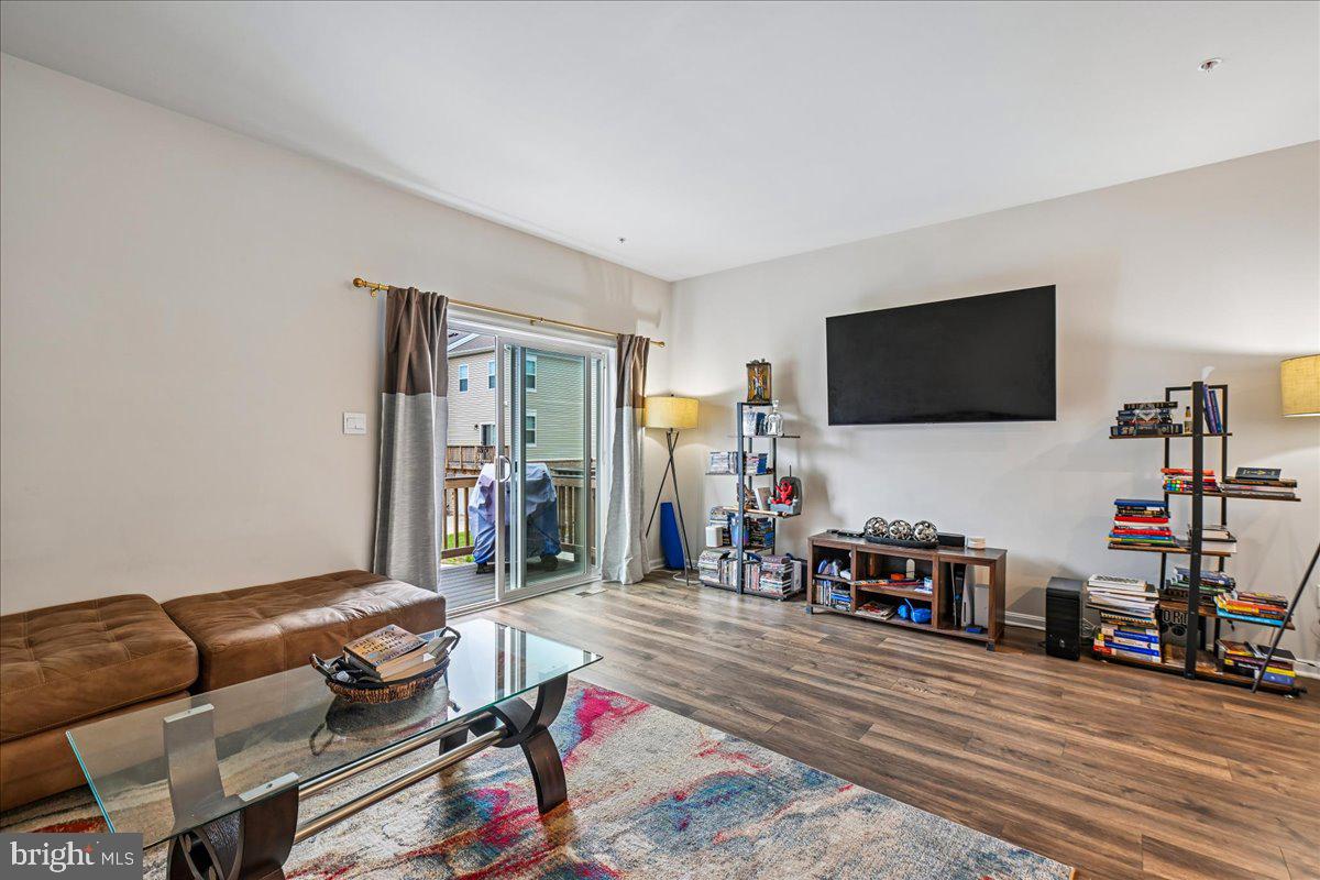 6619 Darter Way Property Photo 8