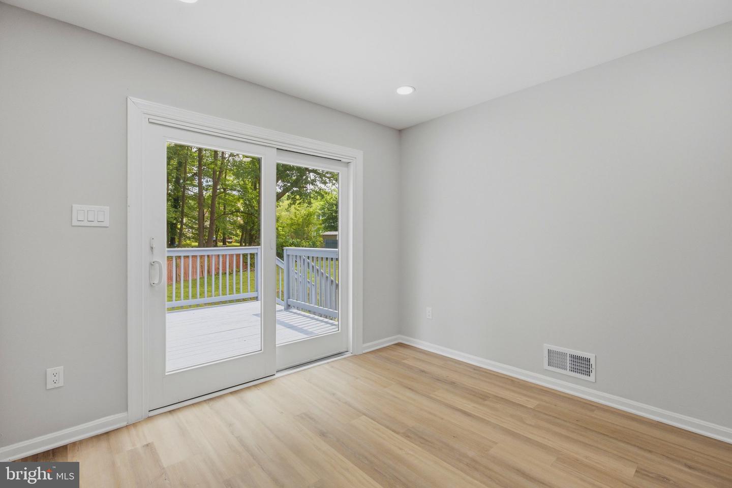 408 E Tantallon Dr Property Photo 8