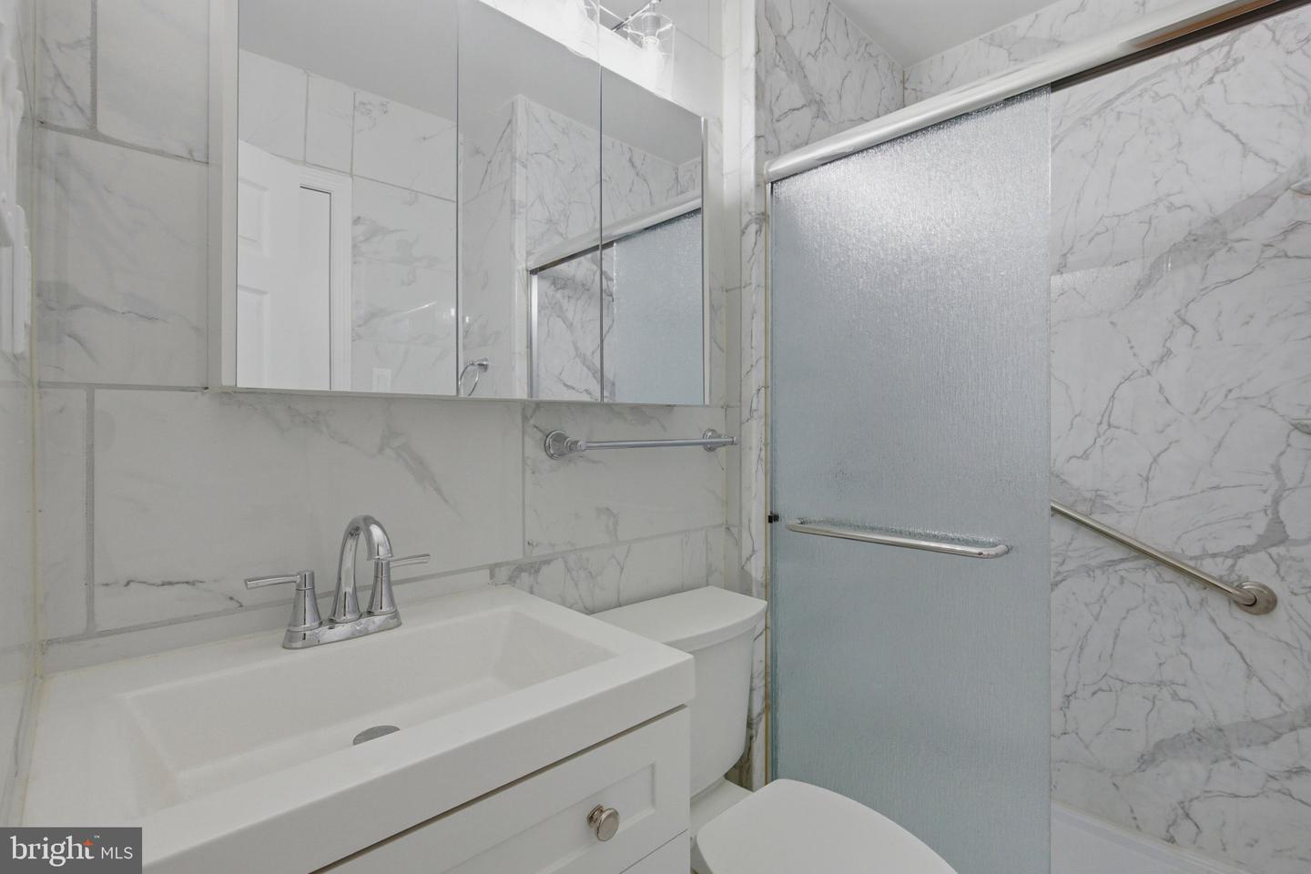 408 E Tantallon Dr Property Photo 25