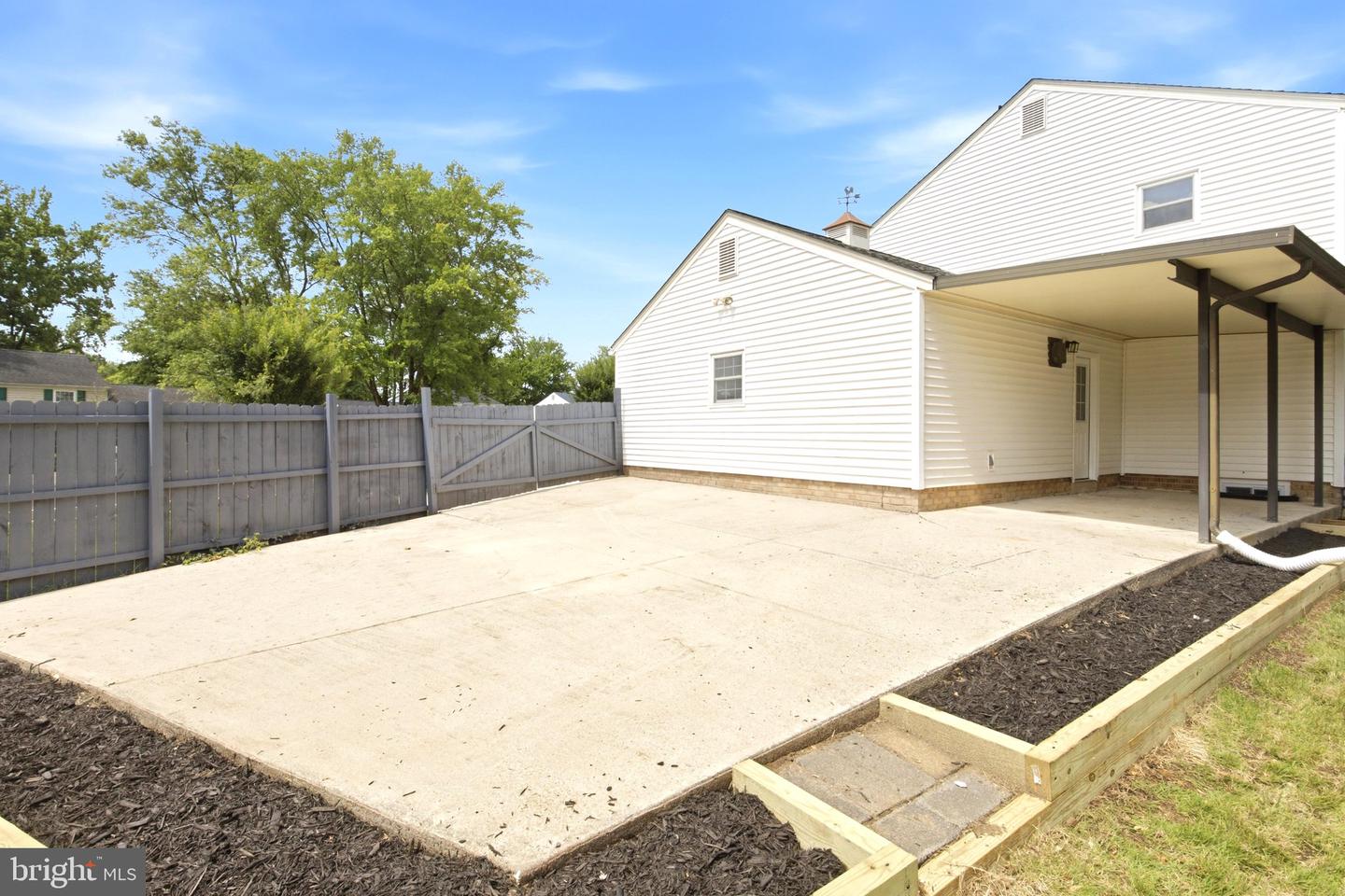 408 E Tantallon Dr Property Photo 32