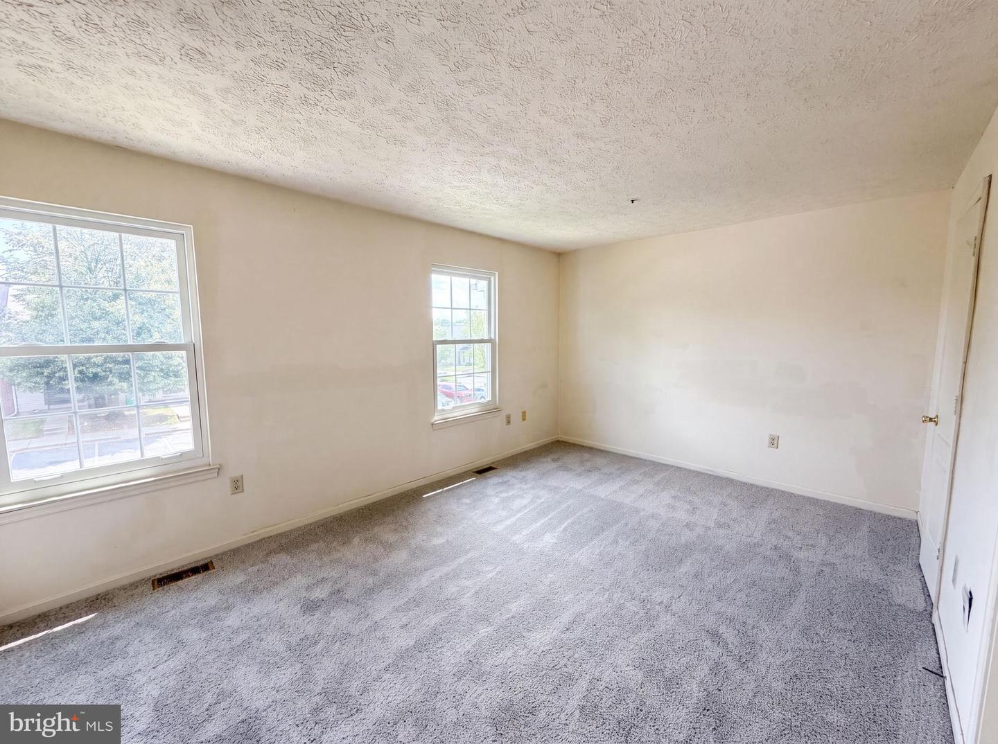 2726 Crestwick Pl Property Photo 4