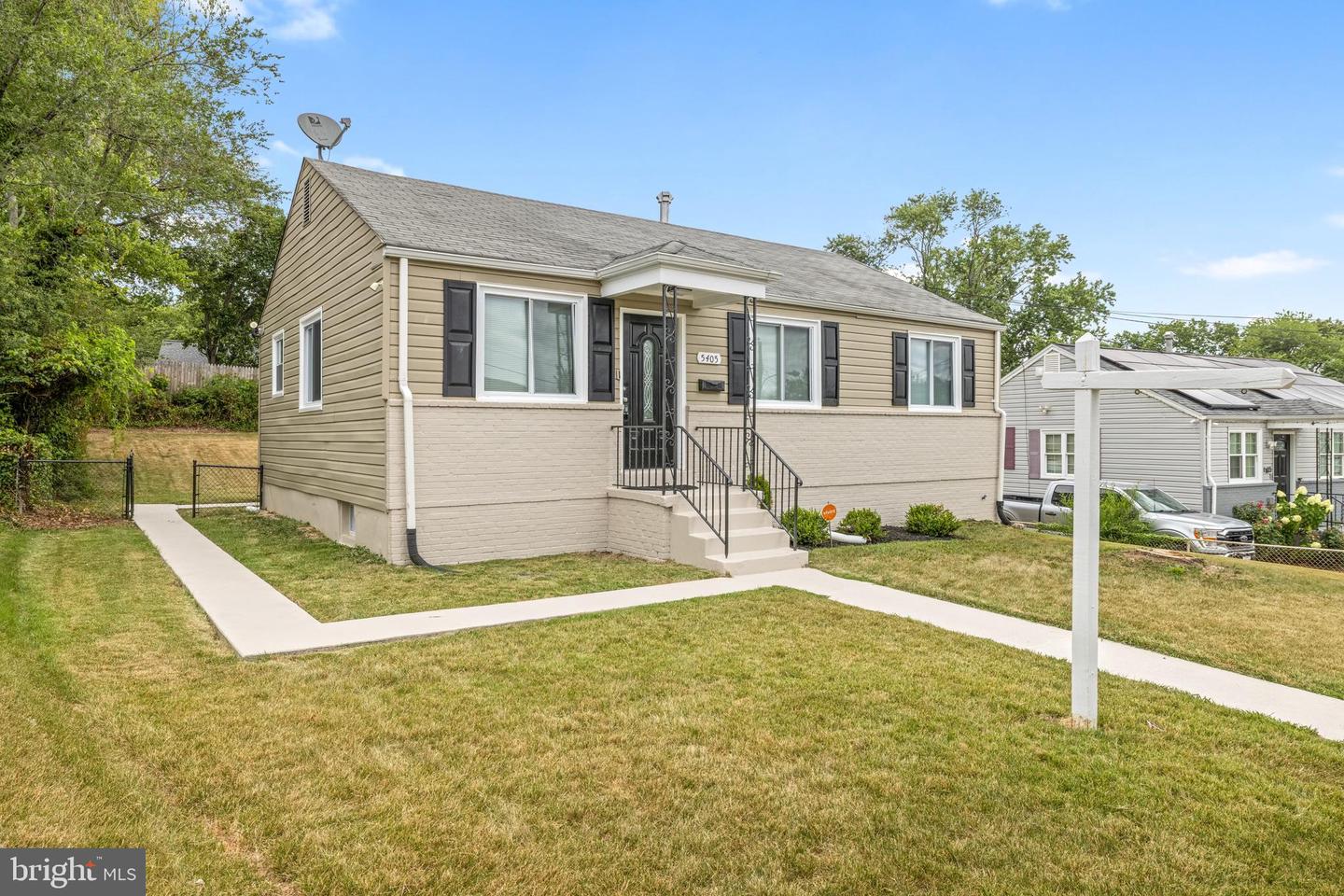 5405 Morton Pl Property Photo 2