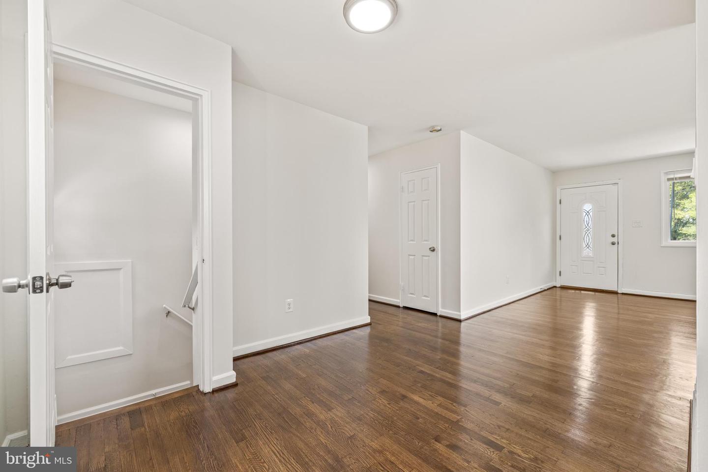5405 Morton Pl Property Photo 8