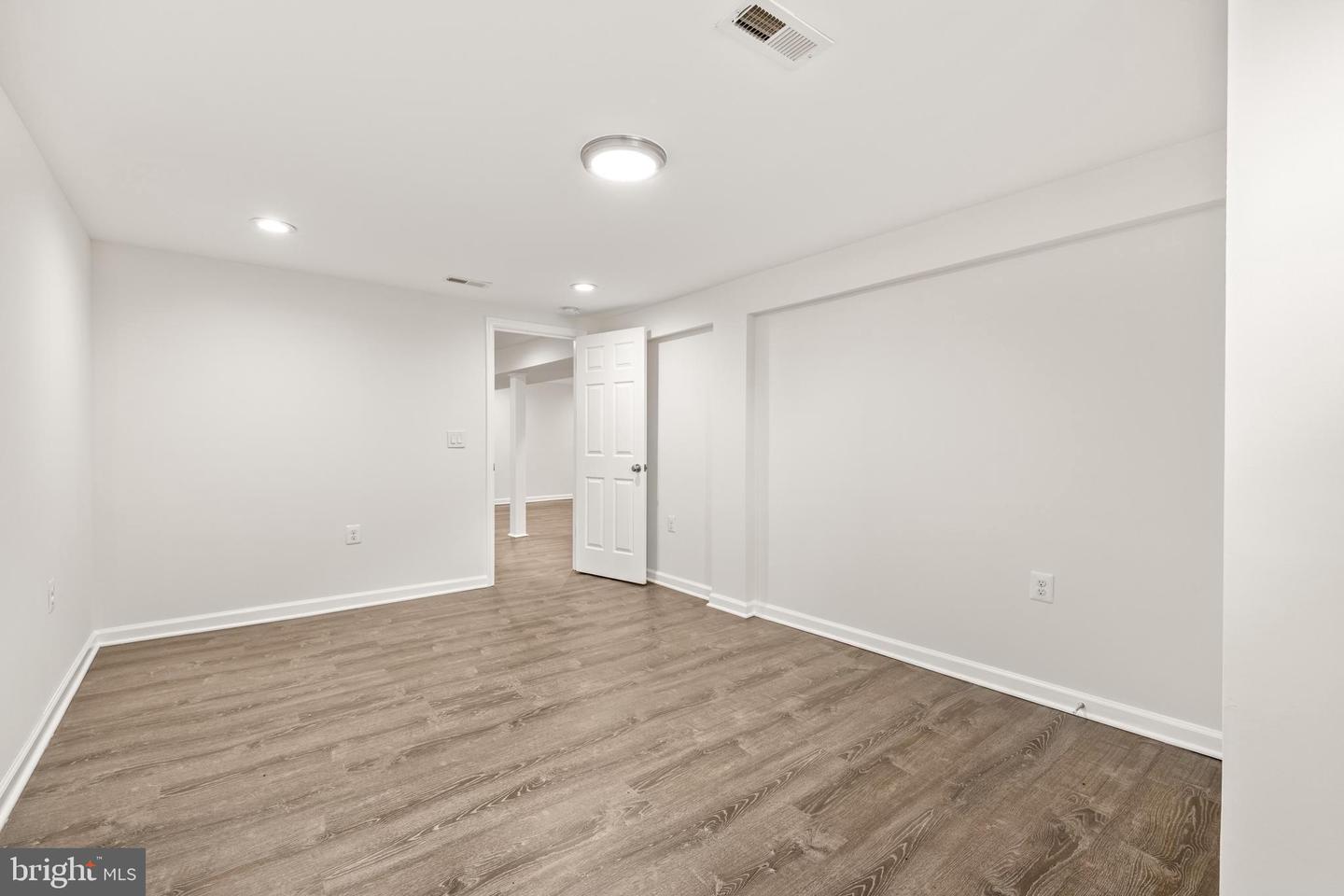 5405 Morton Pl Property Photo 37