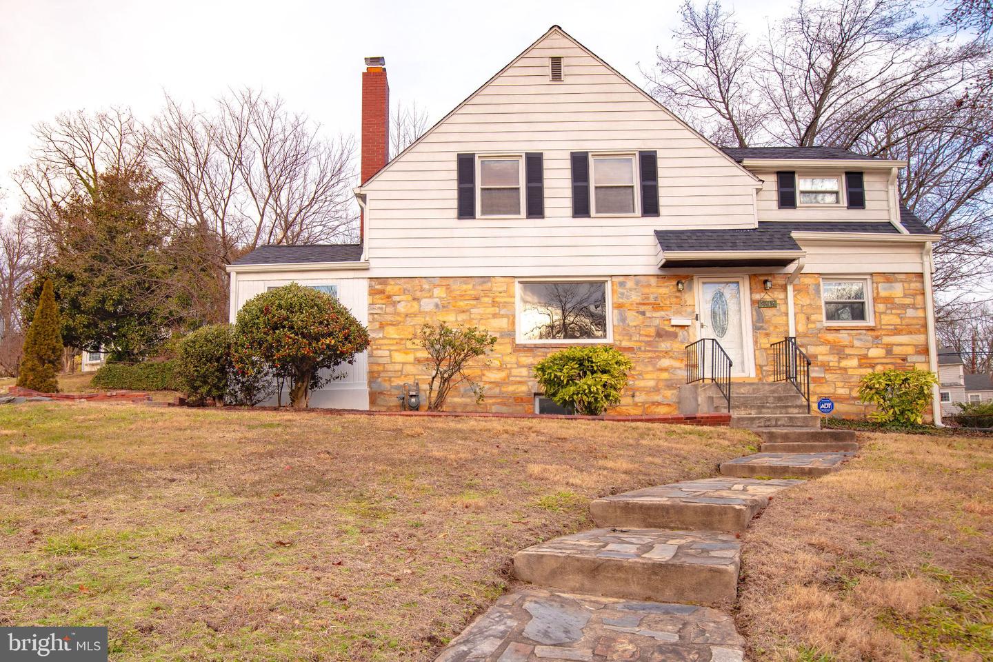 5810 GREENLEAF RD Property Photo 1