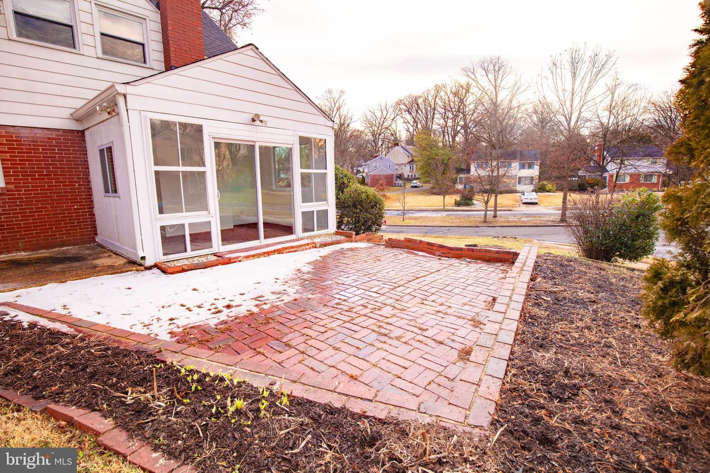 5810 Greenleaf Rd Property Photo 4