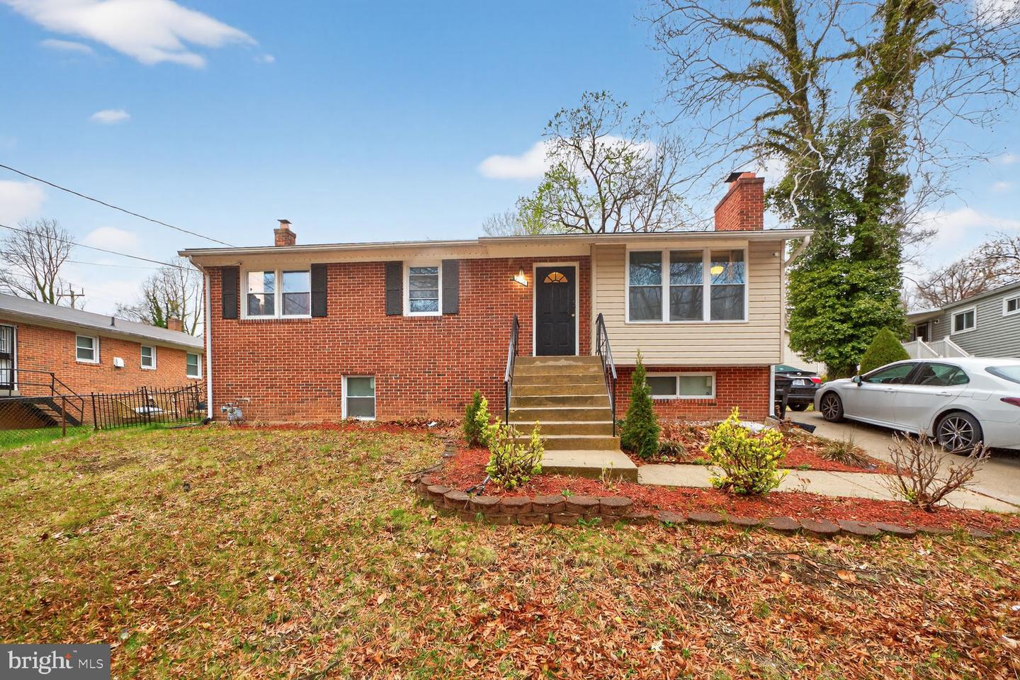 3809 Walnut Ln Property Photo 1