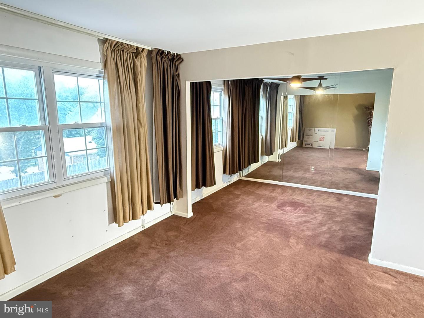 1422 Fernhill Ct Property Photo 3