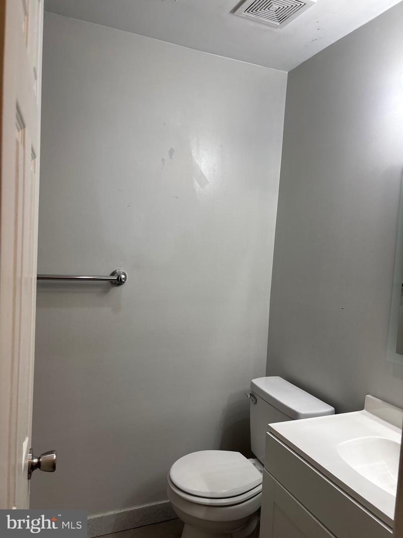 9704 Lake Pointe #203 Property Photo 14