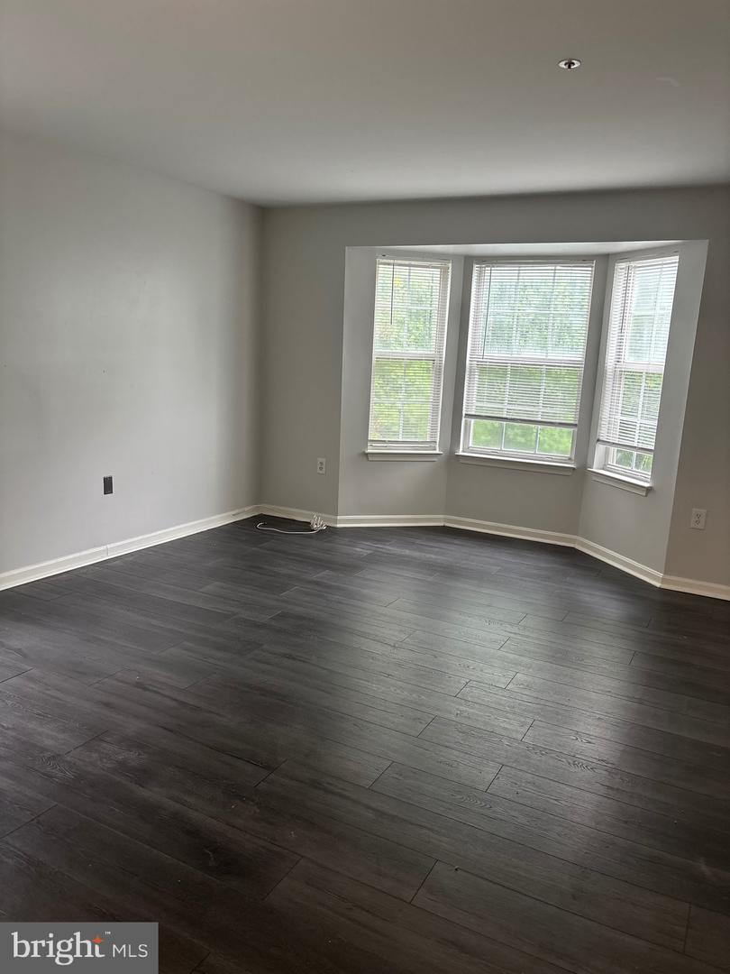 9704 Lake Pointe #203 Property Photo 17