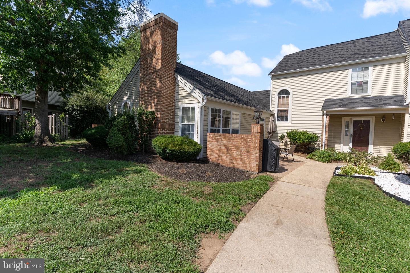 4808 COLONEL BROOKE CT #304 Property Photo 1
