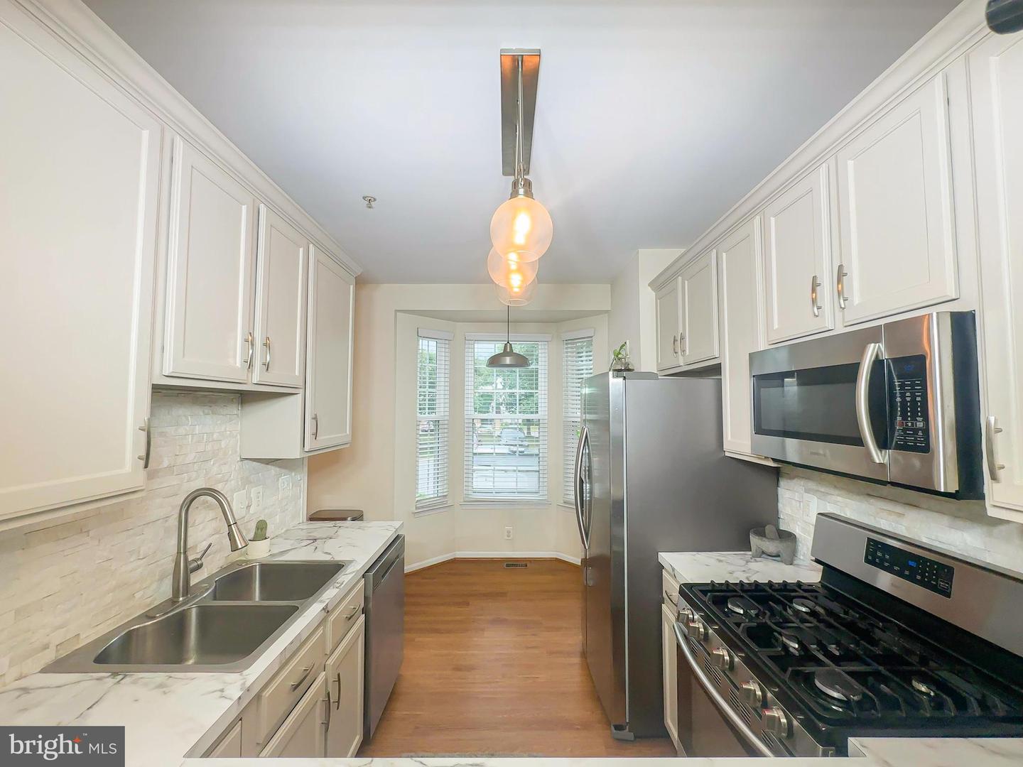 9707 Quiet Brook Ln Property Photo 6
