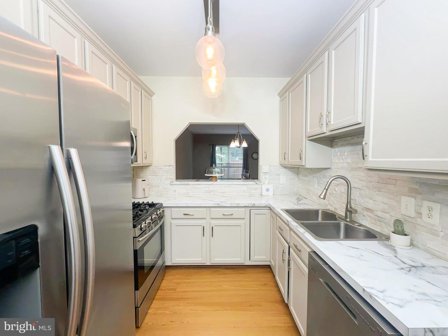 9707 Quiet Brook Ln Property Photo 7