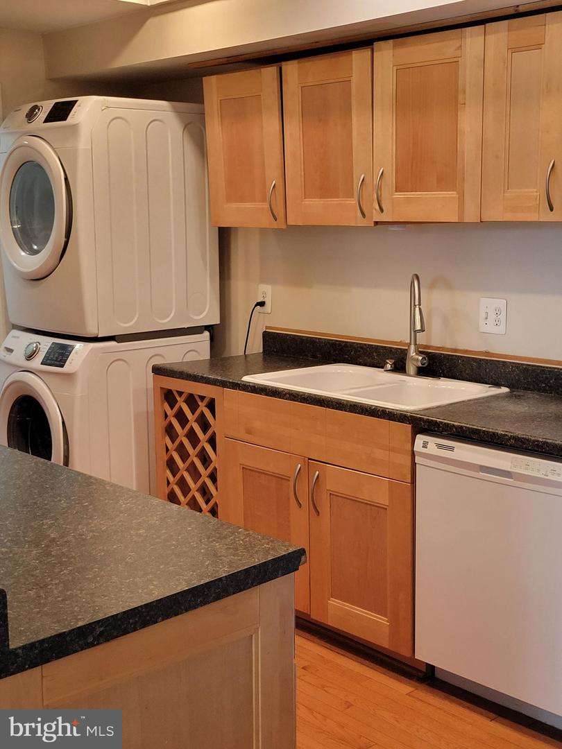 10239 Prince Pl #26-104 Property Photo 6